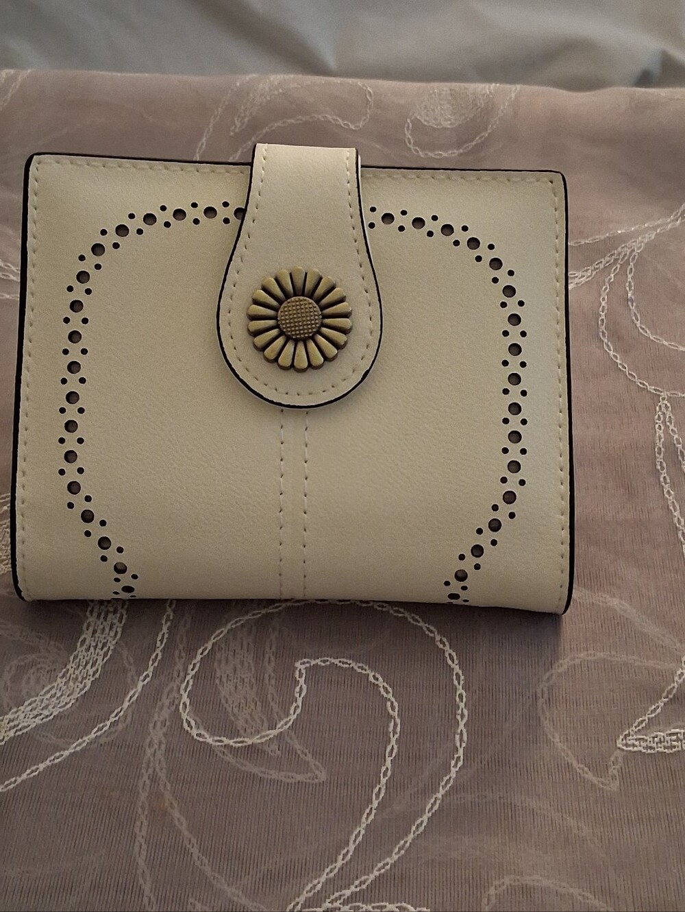 Sendefn Women's Bifold Wallet W/Bronze Tone Daisy Flower Snap Closure